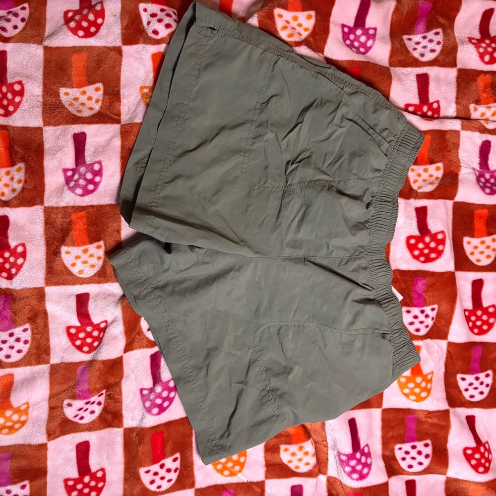 Columbia Olive Green Shorts